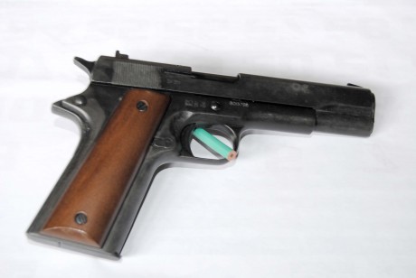 Muy buenas .
me quiero ir haciendo poco a poco con una pequeña coleccion de replicas de armas .
Serian 41