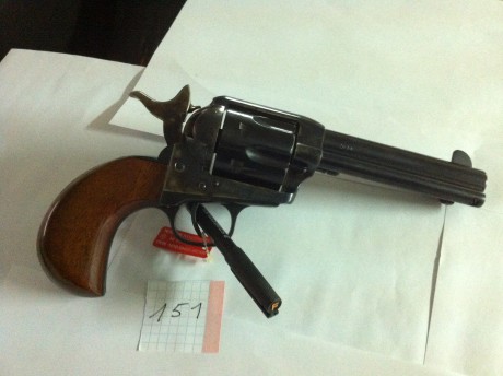 Vendo Enfield Nº 1 MKIII del calibre 303 british, el rifle esta muy cuidado.
Esta guiado con la licencia 91