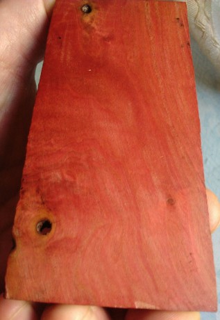 hola, me he comprado un bloque de madera exotica rojiza (madera marfil rojo) que es bonita no , lo siguiente, 110