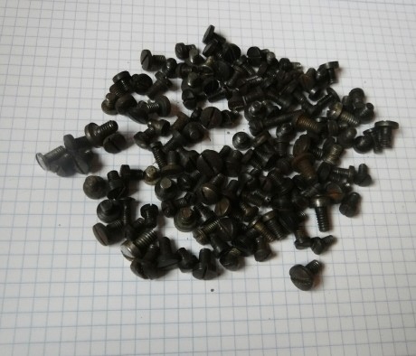 Se vende lote de cachas. Esta compuesto por 28 juegos de cachas mas 3 cachas sueltas. Estan en muy buen 11