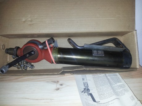 Vendo dosificador pacific, antigua marca de Hornady.
Primera calidad.
Precio: 45€
 :saluting-soldier: 00