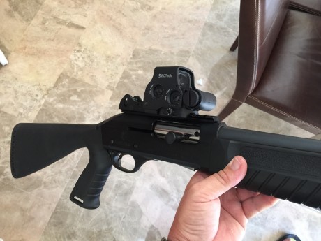 Hola 
Vendo escopeta semiautomática Fabarm SAT 8 Pro FORCES , capacidad 7 +1, freno de boca, varilla para 11