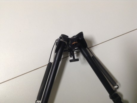 Buenas tardes,
¿como podría instalar un bípode en el agujero del tornillo que entra paralelo al cañón 62