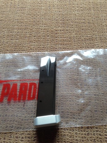  cargador1.JPG   Hola a tod@s...  

Voy a poner a la venta un cargador para una pardini GT9 DEL 9PB, con 22