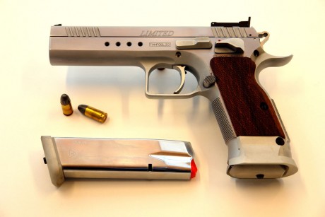 Quiero comprarme una pistola 9 mm pero cual, pense en una glock 34,una cz shadow,pues la finalidad que 71