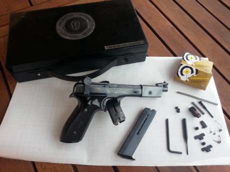 ]Vendo pistola Vostock MCM Margolin en calibre 22.

Incluyo su maletin original y piezas de recambio, 02