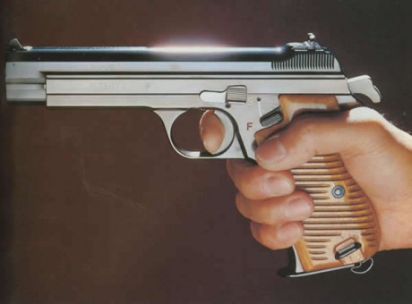 Quiero comprarme una pistola 9 mm pero cual, pense en una glock 34,una cz shadow,pues la finalidad que 70