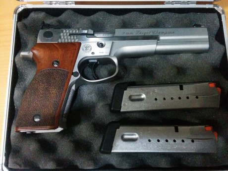 Vendo mi estupenda pistola Smith&Wesson 5906 Target Champion, con cañón de 6", fabricada por 00