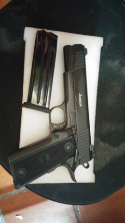 Lo dicho vendo esta magnifica pistola, cal 40S&W, con 3 cargadores y mira micrometrica.

250 euros, 00