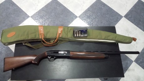 Vendo escopeta semiatomatica breda altair 12 con 5 polichoques intercambiables,funda de transporte.Tiene 02