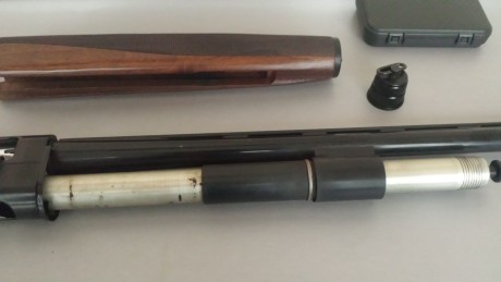 Vendo escopeta semiatomatica breda altair 12 con 5 polichoques intercambiables,funda de transporte.Tiene 00
