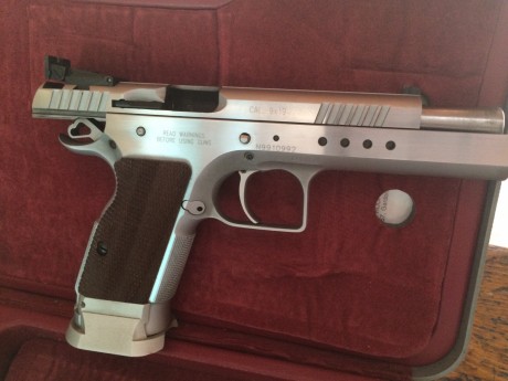 Por petición de un amigo cuelgo esta arma.

   SE VENDE PISTOLA 9MM TANFOGLIO LIMITED CUSTOM HC   

 ESTA 50