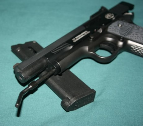 Hola a todos.
Me gustaría si alguien me pudiera dar información sobre esta conversión de la pistola STI 60