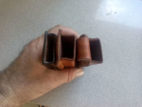 Vendo 3 portacargadores...son abiertos sin clip para cerrar por arriba...los marrones para cargadores 00