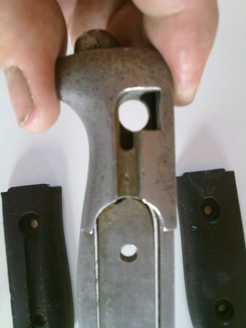 Hola alguien podría decirme algo de este arma? Se parece a la bayoneta italiana M 1891 aunque no es exactamente 80