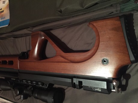 Bueno pues vendo esta joya, comprada hace 3 meses, con factura y garantia. La vendo con 4 cargadores, 00
