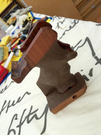 Ofrezco a la venta empuñadura anatómica regulable en altura talla M para pistola Pardini HP32 ó SP22. 00