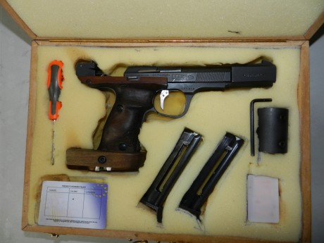 Vendo Unique des-69 22lr, una gran clásica en las canchas de tiro, cacha ortopédica, con dos contrapesos, 01