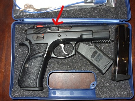 Buenas compañeros.

Compre hace poco de segunda mano, un kit kadett del .22 para la cz 75.
El caso es 110