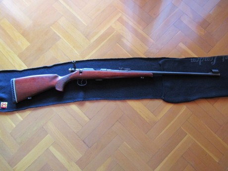Hola! Buenas tardes!

Por falta de uso pongo a la venta mi carabina del 22 BRNO CZ E2 del calibre 22 largo. 02