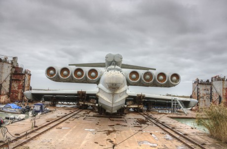 no volaba muy alto...da igual que el texto esté en ruso....solo con ver las fotos, es impresionante...

https://community.livejournal.com/ru_aviation/1347006.html

saludos 111