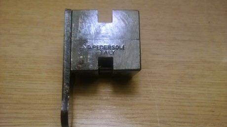 Hola amigos:
Vendo turquesa Pedersoli .451 bala larga de 540g.
Ideal para larga distancia.
Se encuentra 01
