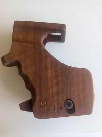 Buenas tardes.

Pongo en venta esta empuñadura que compre para las FAS607 que compre a un compañero del 02