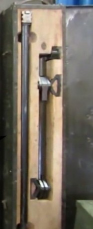 Hola.Busco mira antiarea i caja con tubo de ametralladora ZB 37   lo de foto 00