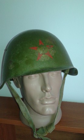Vendo casco ruso  modelo sh 39  original -Utilizados durante guerra de finlandia  japon  y 2 gm 
estado 01