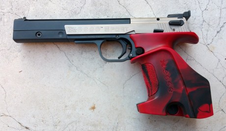 Vendo Hammerli X-Esse Sport prácticamente nueva, con poquísimo uso. Va en su estuche original, con sus 02