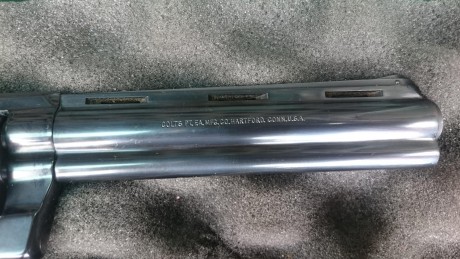 Un compañero vende un revolver Colt Diamondback, calibre 22, muy buen estado, prácticamente nuevo, 300 10