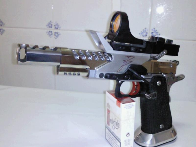 Abro este Hilo para que colguemos nuestras armas de IPSC, para que babeemos constantemente y veamos mejoras 90