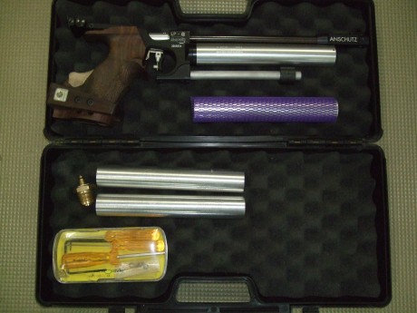 Vendo pistola de aire Anschutz lp en perfecto estado con cuatro depósitos de aire (están caducados pero 00
