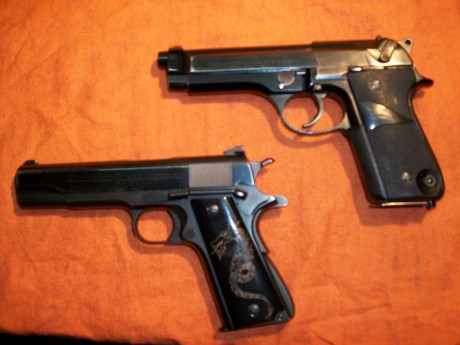 Tengo una colt 1911 A1 pero tiene un poco de juego en la corredera alguien sabe como ajustarla? :pists: 00
