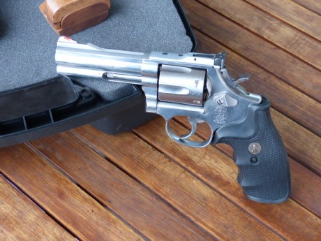 VENDO FANTÁSTICO REVOLVER SMITH & WESSON INOX MODELO 686 DE 4" 357/38 CON ALZA DE COMPETICIÓN, 02