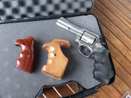 VENDO FANTÁSTICO REVOLVER SMITH & WESSON INOX MODELO 686 DE 4" 357/38 CON ALZA DE COMPETICIÓN, 11