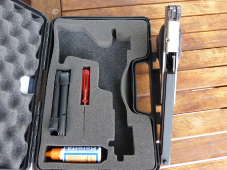VENDO PISTOLA HAMMERLI X-ESSE LONG DE 5" CALIBRE 22LR MUY PRECISA EN PERFECTO ESTADO, VIENE CON SU 11