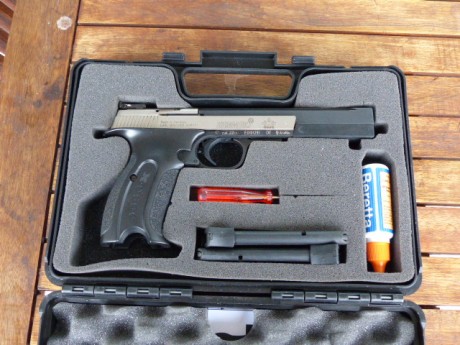 VENDO PISTOLA HAMMERLI X-ESSE LONG DE 5" CALIBRE 22LR MUY PRECISA EN PERFECTO ESTADO, VIENE CON SU 20