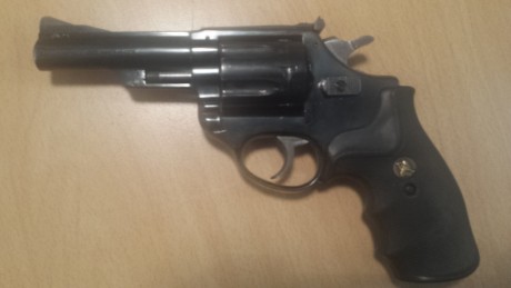 Saludos al foro, se vende revolver Astra 357 Magnum en 4". Arma usada pero en buen estado tanto estético 00