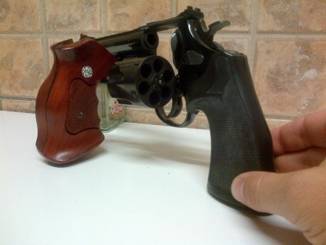 Buenas noches,

Pongo a la venta un revolver Smith Wesson del calibre 44 mag, el famoso M29 de 6".
El 01