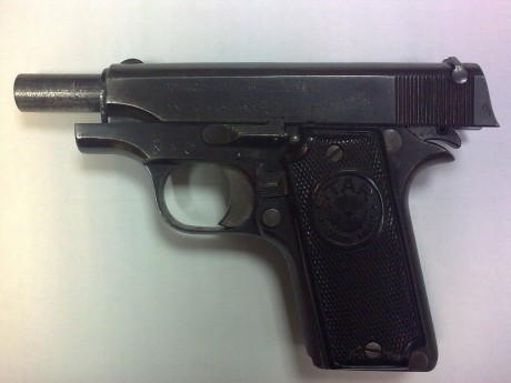 Nuevamente traigo al subforo una pistola STAR de la que desconozco el nombre e historia.

Si me podeis 60