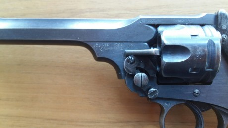 Hola a todos,

vendo un revólver Webley Mark VI de 1915 (de los primeros fabricados por numeración) en 01