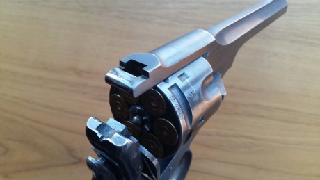 Hola a todos,

vendo un revólver Webley Mark VI de 1915 (de los primeros fabricados por numeración) en 31