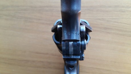 Hola a todos,

vendo un revólver Webley Mark VI de 1915 (de los primeros fabricados por numeración) en 30