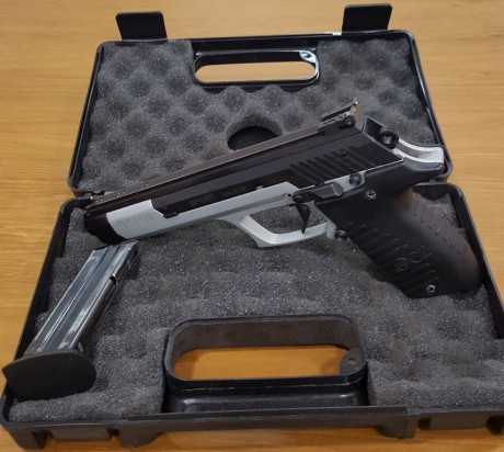 Pistola CZ 122 SPORT 22lr. Cañón de 6 pulgadas, alzas micrométricas independientes de la corredera. En 00