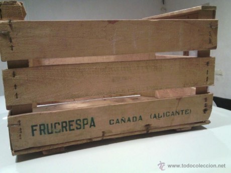 https://www.todocoleccion.net/coleccionismo/antigua-caja-madera~x51657326#descripcion

CAJA PARA PONER 00