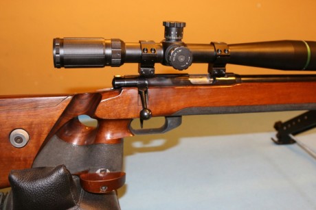 Extraordinaria carabina anschutz con culata 1813 y acción 54,  precision demostrable, participó en el 01