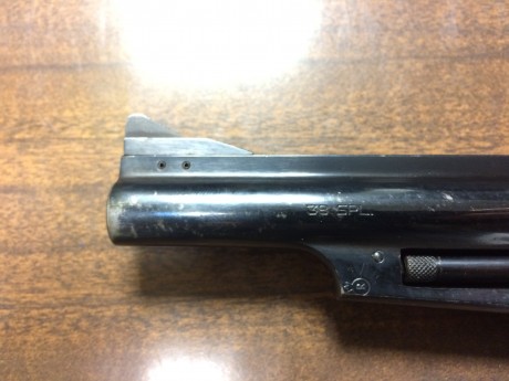 Muy buenas!!

Se vende otro revolver de otro compañero que tampoco lo usa para nada. En este caso es un 10