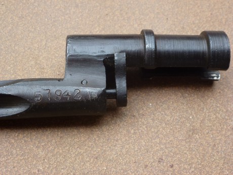 Buenas, vendo estas bayonetas:
 1- AK 47 Type  .Adoptada en Bulgaria a partir de 1955 y las más parecidas 21