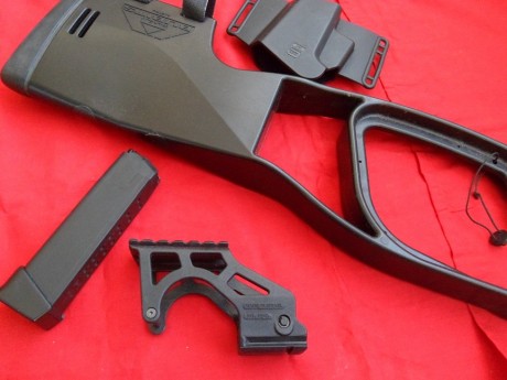 Hola, para hacer sitio vendo esta Glock 34, 9 para., con pocos tiros y con estos complementos.
La vendo 10